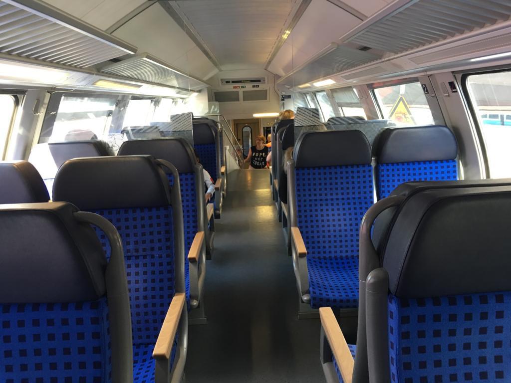 f:id:l-traveler-lovetabi:20180730202629j:plain ミュンヘン中央駅からフュッセン駅