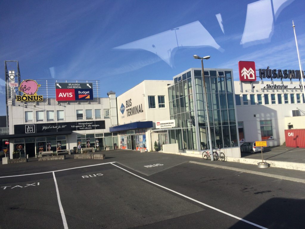 アイスランド空港から市内への行き方バス