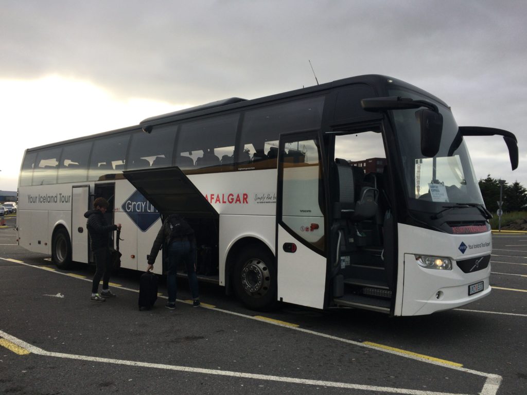 アイスランド空港から市内への行き方バス