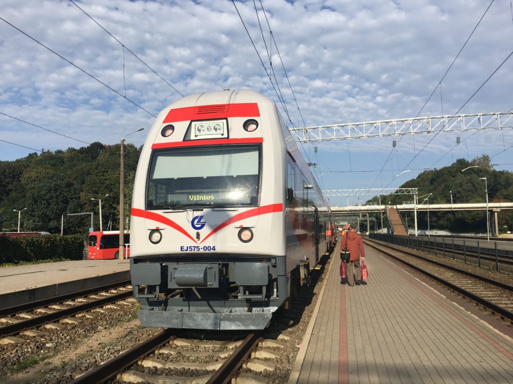 カウナスからヴィリニュスへ電車移動