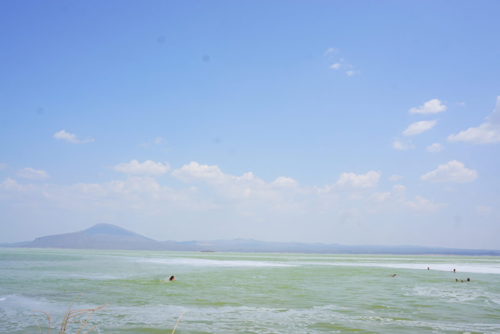 ダナキル 塩湖