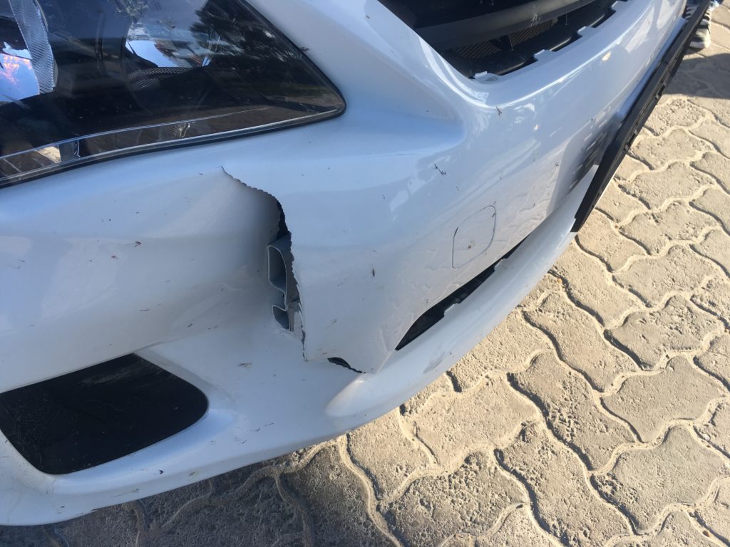 ナミビア レンタカー 事故